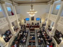 Gustavo Valdés llamó a sesiones extraordinarias para el debate del Presupuesto 2026 en Corrientes