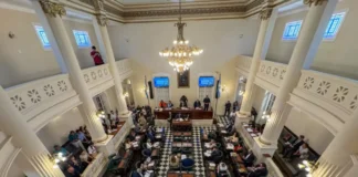 Gustavo Valdés llamó a sesiones extraordinarias para el debate del Presupuesto 2026 en Corrientes