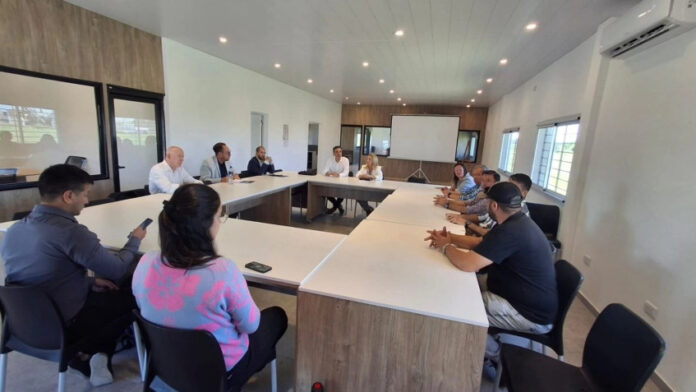 cluster_tecnologico_ilustracion_nota_a_luciano_rol